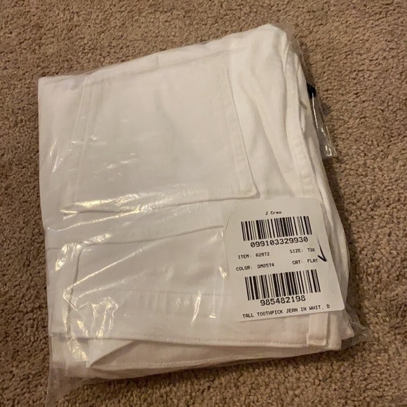 J Crew 8" toothpick jean in white A2972 - Picture 6 of 6